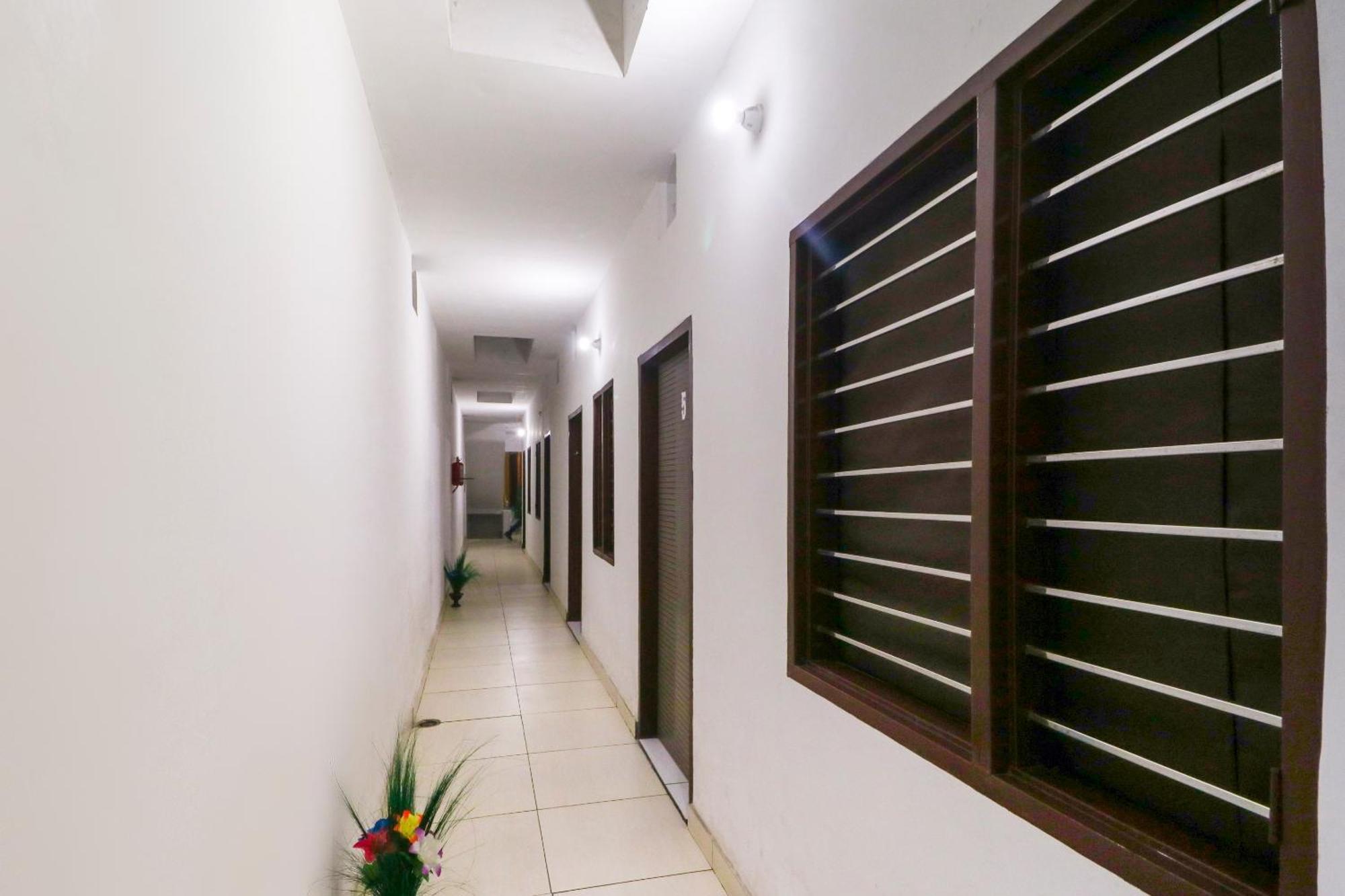 Hotel O Sky Garden Ludhiana Ngoại thất bức ảnh